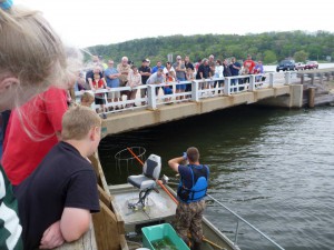 Fish Shocking Seminar on Lake Wisconsin